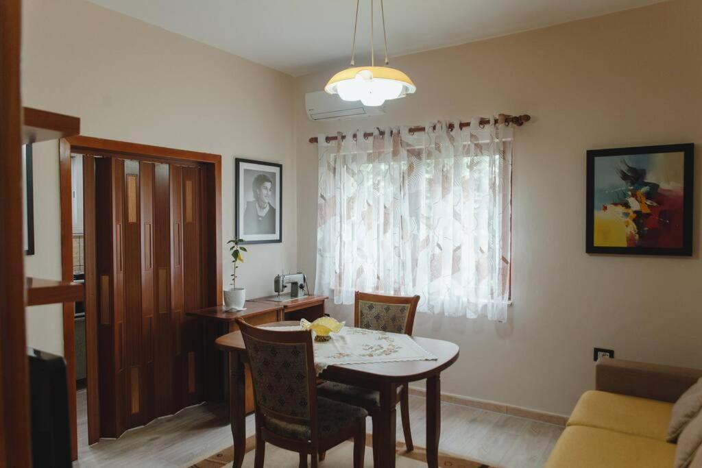 Rare Durres Apartment With Private Parking & Garden Esterno foto
