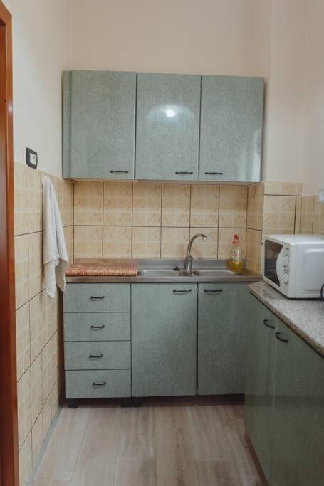 Rare Durres Apartment With Private Parking & Garden Esterno foto