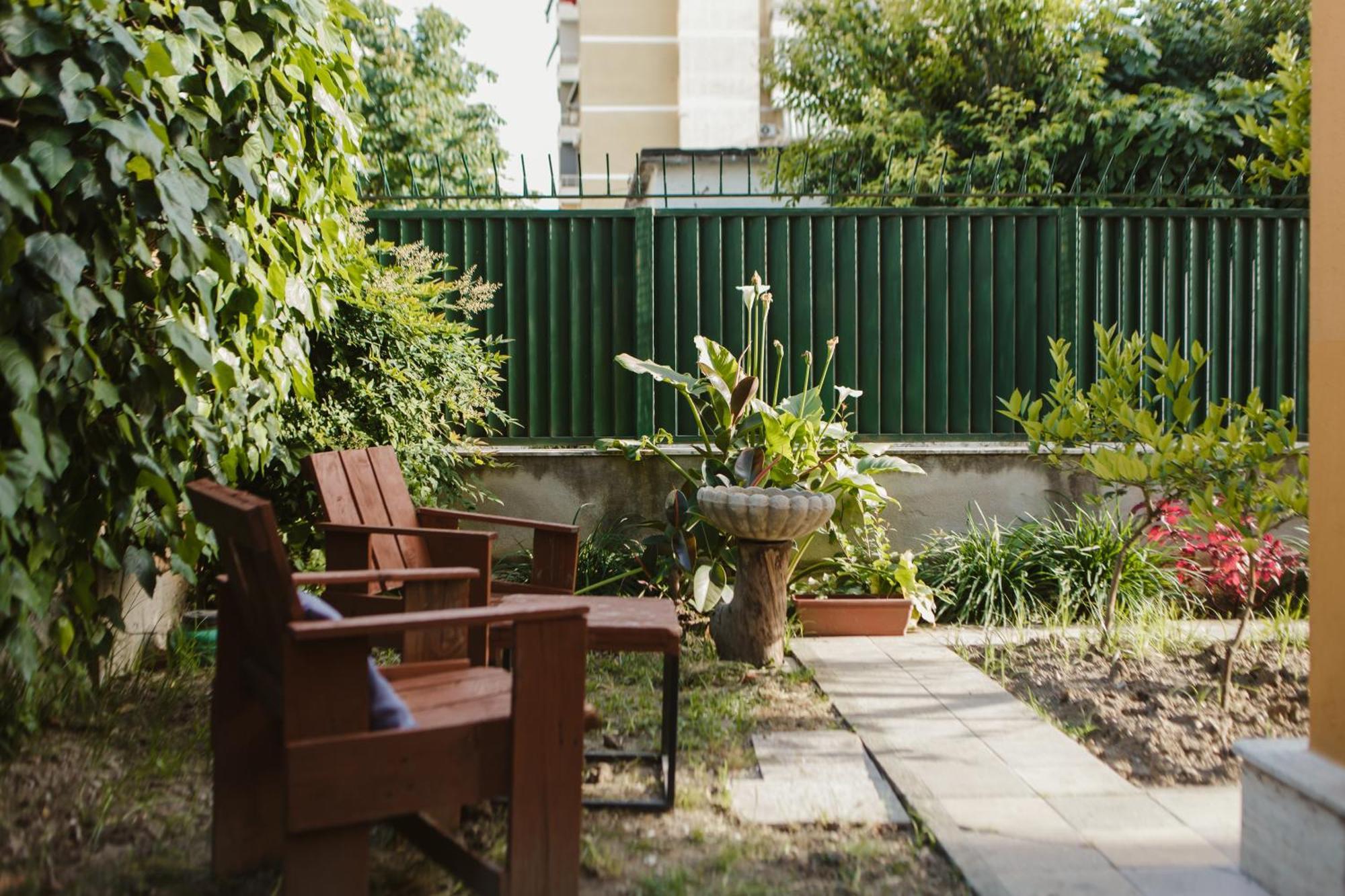 Rare Durres Apartment With Private Parking & Garden Esterno foto